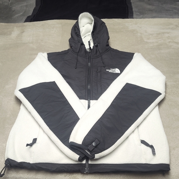 The North Face jacket, size small, white and dark gray. - Picture 1 of 4